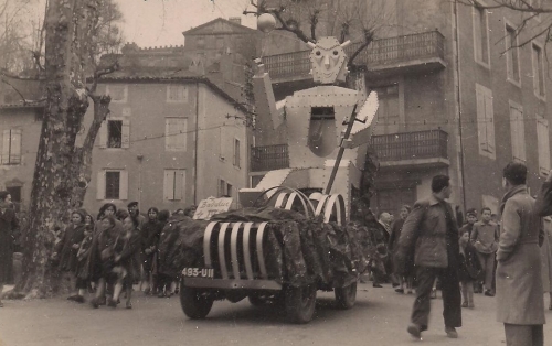 Le Robot carnaval 13 mars 1955 002.jpg