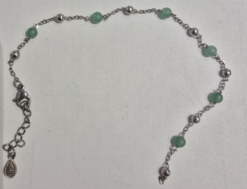 Bracelet trouvé par terre devant la pharmacie mercredi aprem.jpg