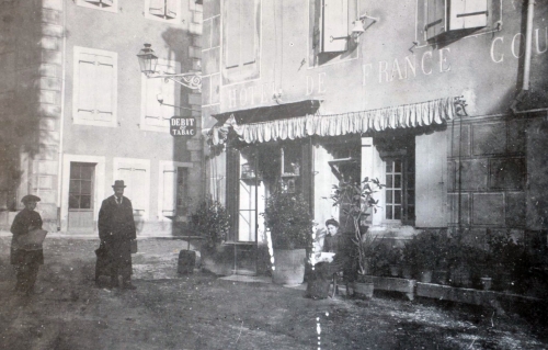 Hôtel Courrent 001.jpg