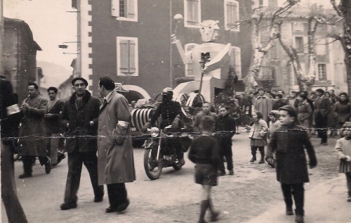 Le Robot carnaval 13 mars 1955 001.jpg