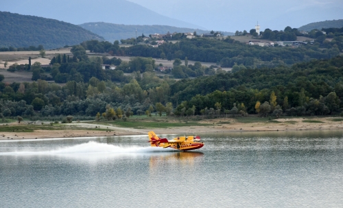 canadairs