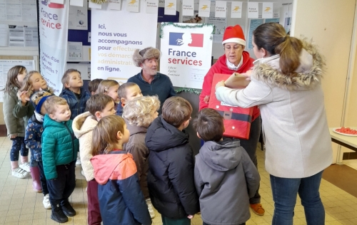 2024 Pergaud à La Poste Noël 13 décembre 002.jpg