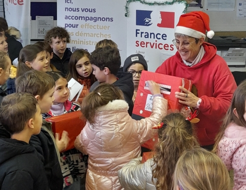 2024 Pergaud à La Poste Noël 13 décembre 004.jpg