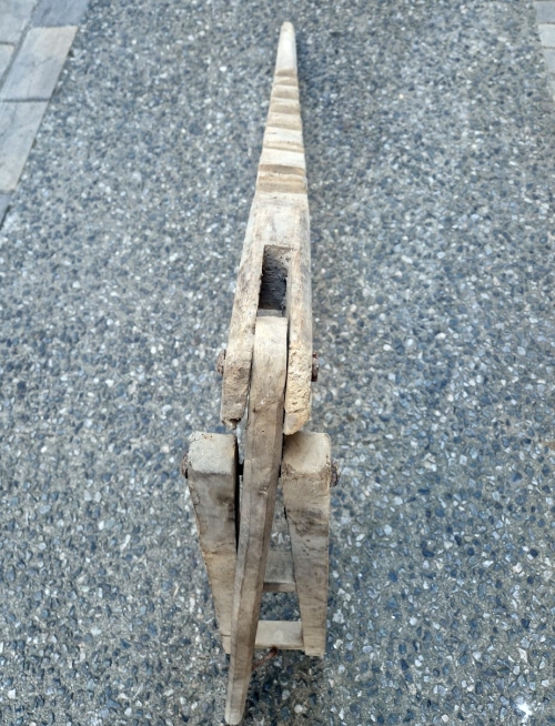 2025 14 août Cric antique 001.jpg