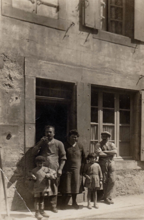 Huillet Bakery oldies 1933-1934.jpg